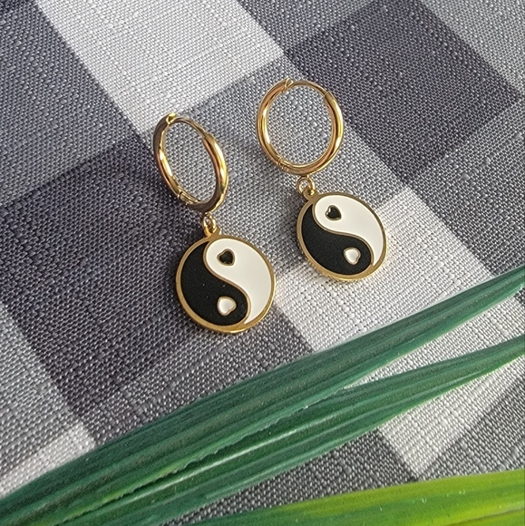 Vintage Jewelry - New! Yin Yang Earrings Small hoop YingYang black / white dangle loop Wom…